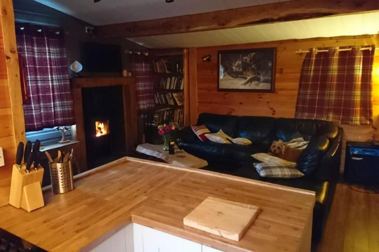 Charming 2-Bed Cabin In Sutton Coldfield Buitenkant foto