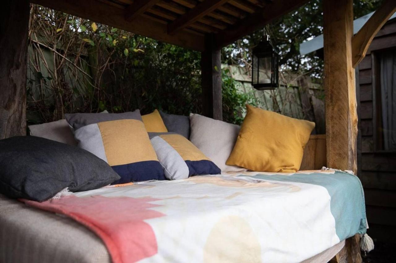 Charming 2-Bed Cabin In Sutton Coldfield Buitenkant foto