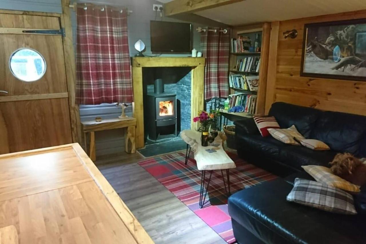 Charming 2-Bed Cabin In Sutton Coldfield Buitenkant foto